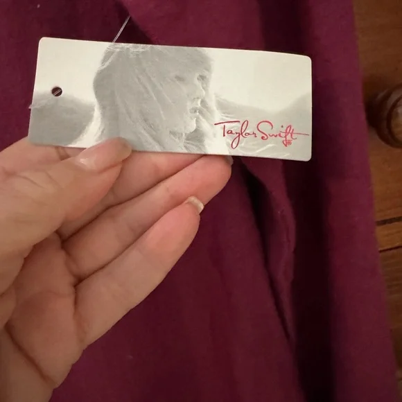 NWT Taylor Swift Burgundy Long Sleeve Crew Long Sleeve Shirt - Picture 5 of 7